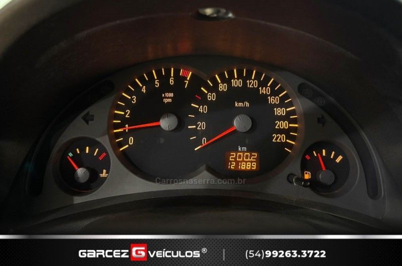CHEVROLET CORSA 1.0 MPFI VHC 8V 2003/2004 GARCEZ VEÍCULOS BENTO GONÇALVES / Carros no Vale