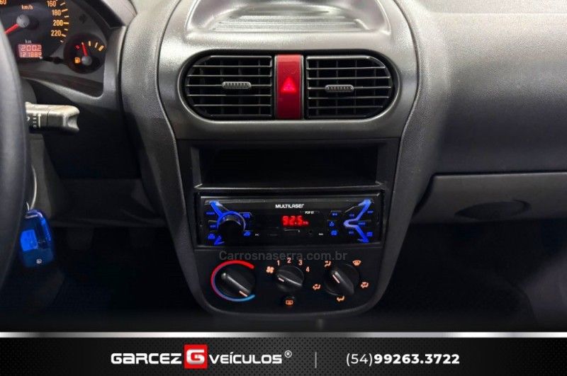 CHEVROLET CORSA 1.0 MPFI VHC 8V 2003/2004 GARCEZ VEÍCULOS BENTO GONÇALVES / Carros no Vale