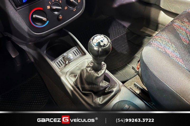 CHEVROLET CORSA 1.0 MPFI VHC 8V 2003/2004 GARCEZ VEÍCULOS BENTO GONÇALVES / Carros no Vale