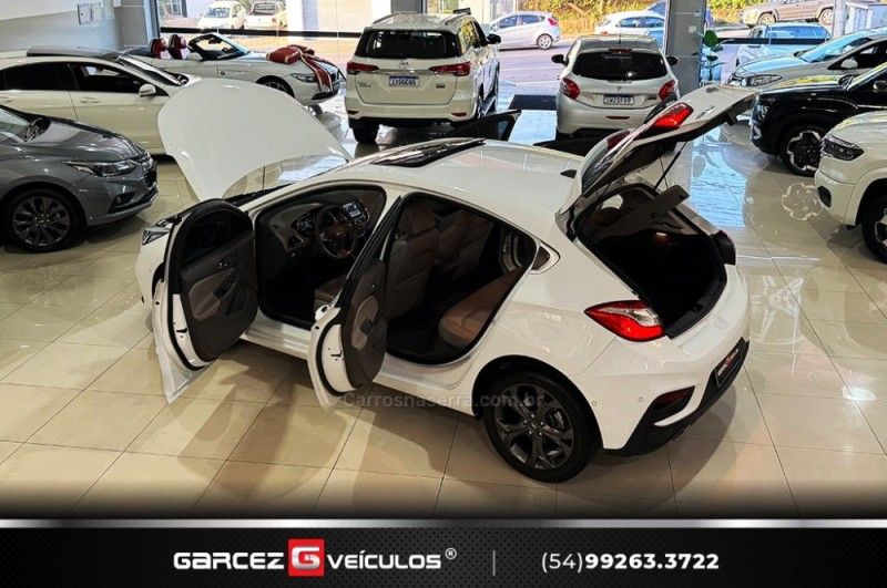 CHEVROLET CRUZE 1.4 TURBO LTZ II SPORT HATCH 16V 2017/2017 GARCEZ VEÍCULOS BENTO GONÇALVES / Carros no Vale