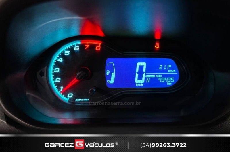 CHEVROLET ONIX 1.4 MPFI LTZ 8V 2016/2017 GARCEZ VEÍCULOS BENTO GONÇALVES / Carros no Vale