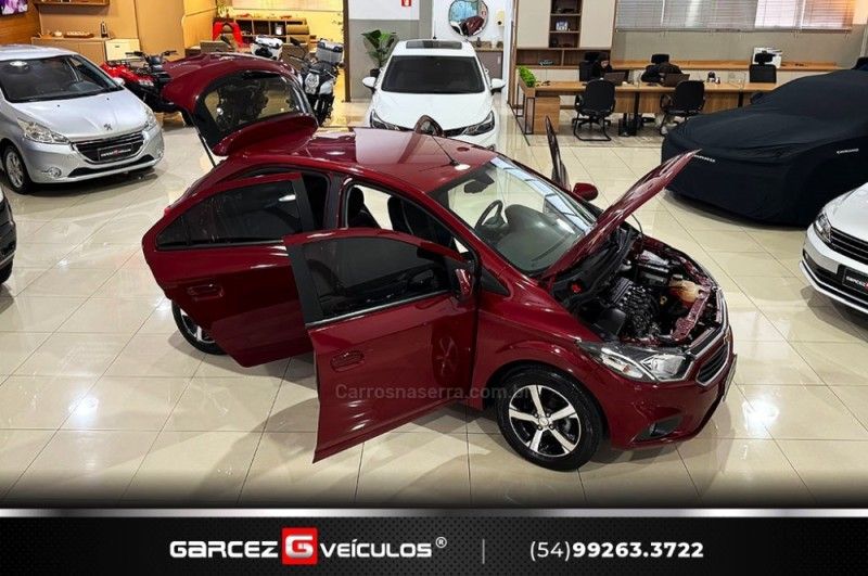 CHEVROLET ONIX 1.4 MPFI LTZ 8V 2016/2017 GARCEZ VEÍCULOS BENTO GONÇALVES / Carros no Vale