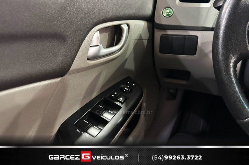 HONDA CIVIC 2.0 LXR 16V 2013/2014 GARCEZ VEÍCULOS BENTO GONÇALVES / Carros no Vale