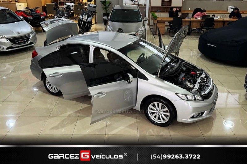 HONDA CIVIC 2.0 LXR 16V 2013/2014 GARCEZ VEÍCULOS BENTO GONÇALVES / Carros no Vale