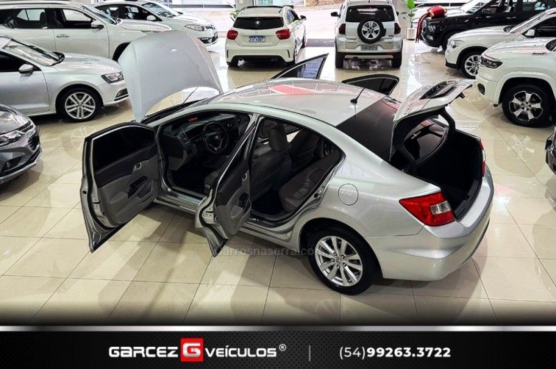HONDA CIVIC 2.0 LXR 16V 2013/2014 GARCEZ VEÍCULOS BENTO GONÇALVES / Carros no Vale
