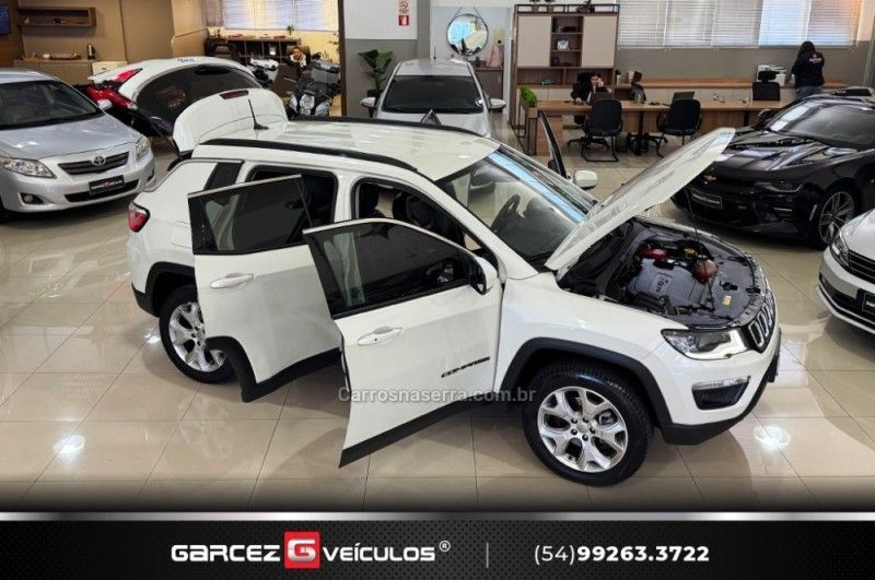 JEEP COMPASS 2.0 16V LONGITUDE 4X4 2020/2021 GARCEZ VEÍCULOS BENTO GONÇALVES / Carros no Vale