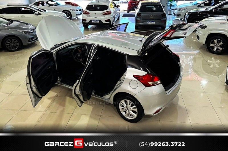 TOYOTA YARIS 1.3 XL LIVE 16V 2019/2019 GARCEZ VEÍCULOS BENTO GONÇALVES / Carros no Vale