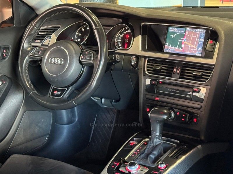 AUDI A5 2.0 TFSI SPORTBACK QUATTRO16V S-TRONIC 2013/2013 GRIFFCAR MULTIMARCAS DOIS IRMÃOS / Carros no Vale