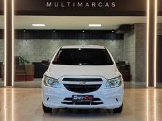 CHEVROLET ONIX 1.0 JOY 8V 2017/2018 GRIFFCAR MULTIMARCAS DOIS IRMÃOS / Carros no Vale