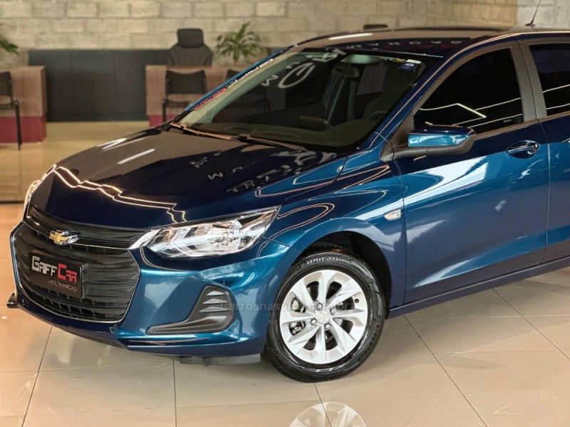CHEVROLET ONIX 1.0 LT2 2022/2022 GRIFFCAR MULTIMARCAS DOIS IRMÃOS / Carros no Vale