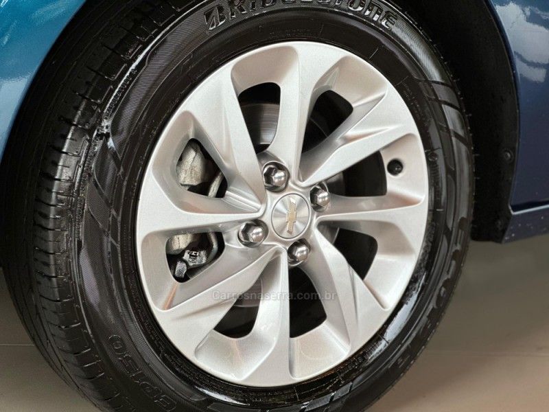 CHEVROLET ONIX 1.0 LT2 2022/2022 GRIFFCAR MULTIMARCAS DOIS IRMÃOS / Carros no Vale