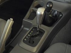 TOYOTA HILUX 3.0 SRV 4X4 CD 16V TURBO INTERCOOLER 2013/2014 GRIFFCAR MULTIMARCAS DOIS IRMÃOS / Carros no Vale