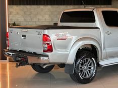 TOYOTA HILUX 3.0 SRV 4X4 CD 16V TURBO INTERCOOLER 2013/2014 GRIFFCAR MULTIMARCAS DOIS IRMÃOS / Carros no Vale