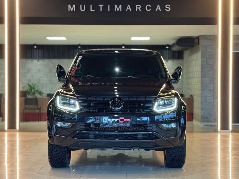 VOLKSWAGEN AMAROK 2.0 HIGHLINE 4X4 CD 16V TURBO INTERCOOLER 2017/2018 GRIFFCAR MULTIMARCAS DOIS IRMÃOS / Carros no Vale