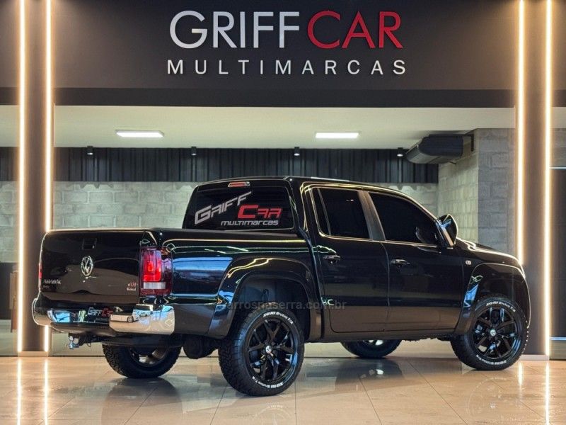 VOLKSWAGEN AMAROK 2.0 HIGHLINE 4X4 CD 16V TURBO INTERCOOLER 2017/2018 GRIFFCAR MULTIMARCAS DOIS IRMÃOS / Carros no Vale