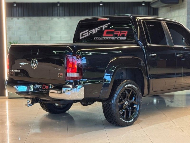 VOLKSWAGEN AMAROK 2.0 HIGHLINE 4X4 CD 16V TURBO INTERCOOLER 2017/2018 GRIFFCAR MULTIMARCAS DOIS IRMÃOS / Carros no Vale