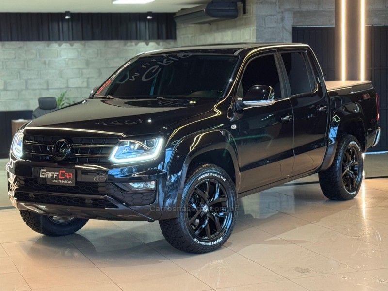 VOLKSWAGEN AMAROK 2.0 HIGHLINE 4X4 CD 16V TURBO INTERCOOLER 2017/2018 GRIFFCAR MULTIMARCAS DOIS IRMÃOS / Carros no Vale