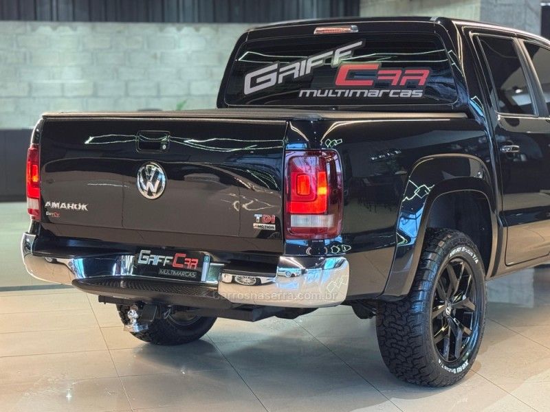 VOLKSWAGEN AMAROK 2.0 HIGHLINE 4X4 CD 16V TURBO INTERCOOLER 2017/2018 GRIFFCAR MULTIMARCAS DOIS IRMÃOS / Carros no Vale
