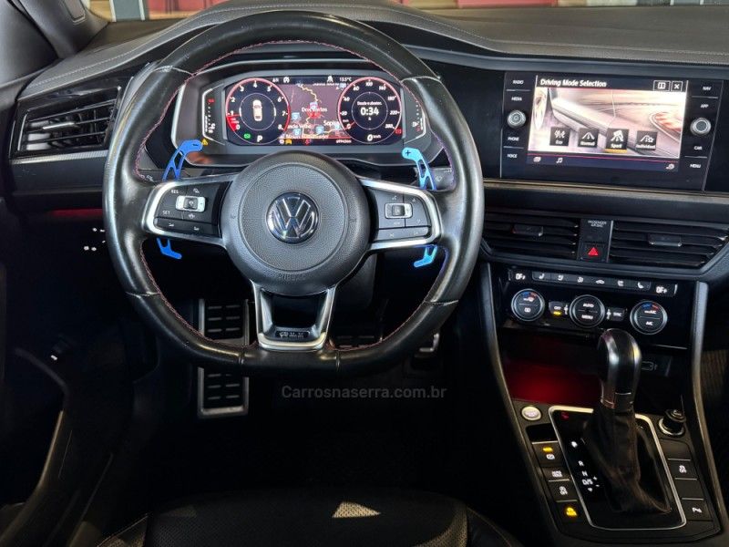 VOLKSWAGEN JETTA 2.0 16V TSI GLI 350 2019/2019 GRIFFCAR MULTIMARCAS DOIS IRMÃOS / Carros no Vale