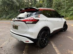 NISSAN KICKS 1.6 XPLAY 16V 2021/2022 KASPER VEÍCULOS DOIS IRMÃOS / Carros no Vale
