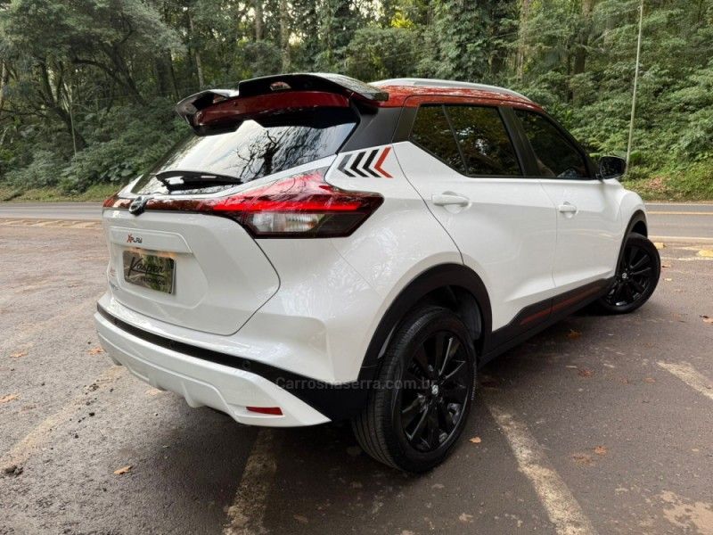 NISSAN KICKS 1.6 XPLAY 16V 2021/2022 KASPER VEÍCULOS DOIS IRMÃOS / Carros no Vale