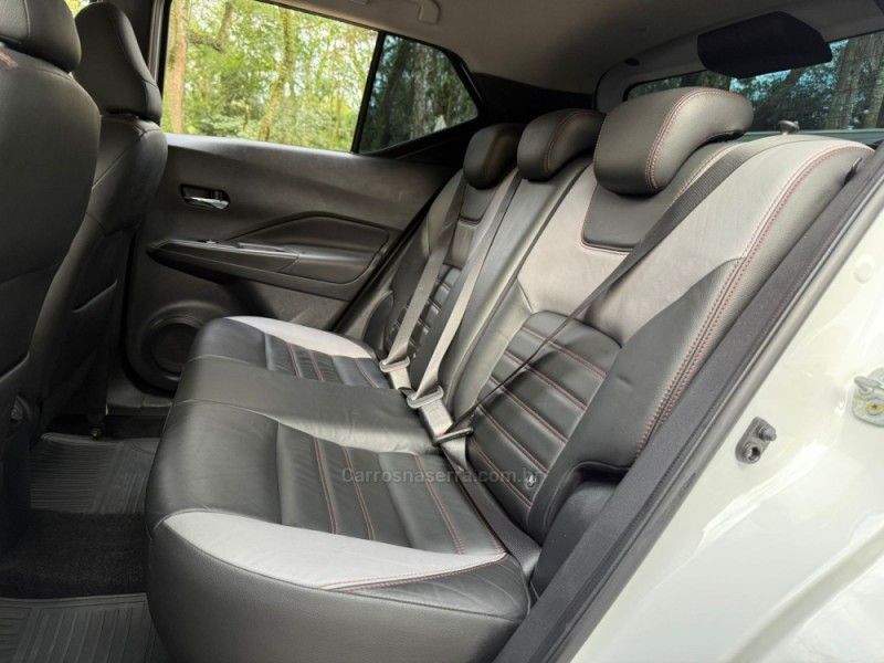 NISSAN KICKS 1.6 XPLAY 16V 2021/2022 KASPER VEÍCULOS DOIS IRMÃOS / Carros no Vale