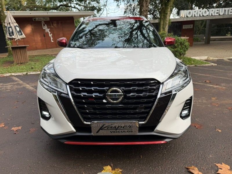 NISSAN KICKS 1.6 XPLAY 16V 2021/2022 KASPER VEÍCULOS DOIS IRMÃOS / Carros no Vale