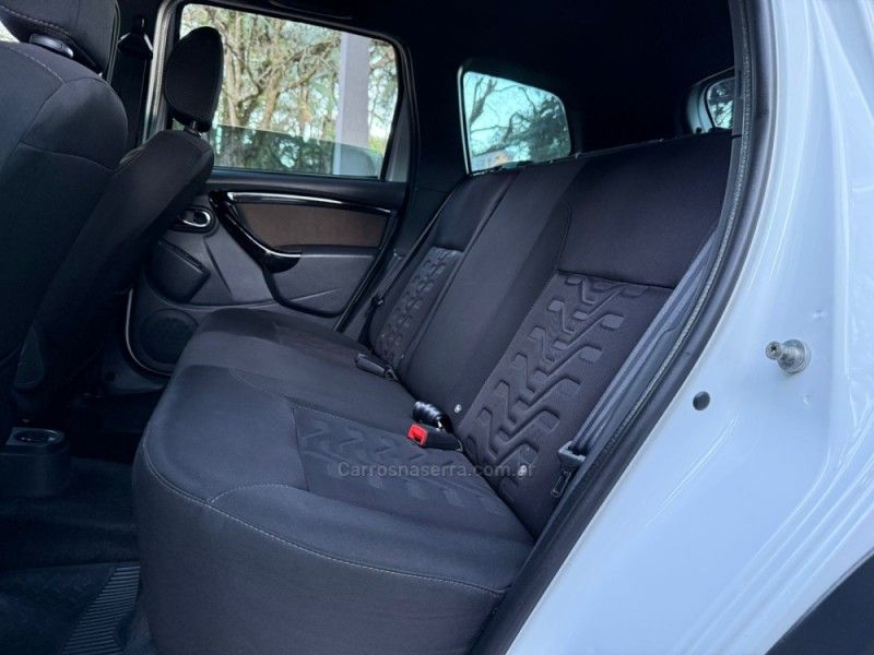 RENAULT DUSTER 1.6 DYNAMIQUE 4X2 16V 2019/2020 KASPER VEÍCULOS DOIS IRMÃOS / Carros no Vale