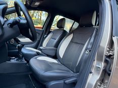 RENAULT SANDERO 1.6 STEPWAY ICONIC X-TRONIC 16V 2019/2020 KASPER VEÍCULOS DOIS IRMÃOS / Carros no Vale