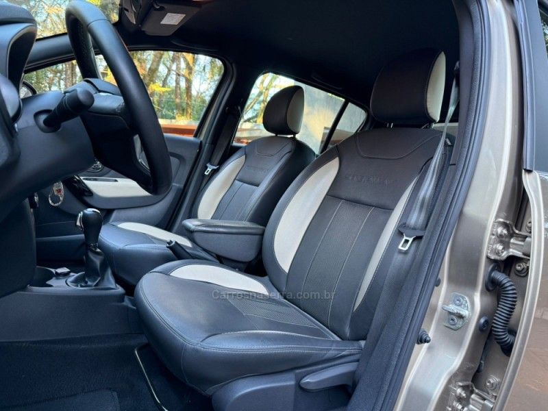 RENAULT SANDERO 1.6 STEPWAY ICONIC X-TRONIC 16V 2019/2020 KASPER VEÍCULOS DOIS IRMÃOS / Carros no Vale