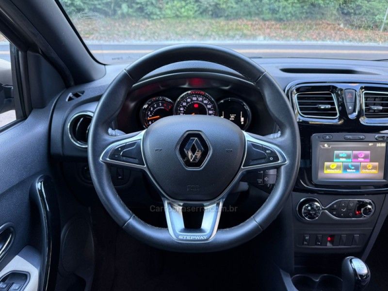 RENAULT SANDERO 1.6 STEPWAY ICONIC X-TRONIC 16V 2019/2020 KASPER VEÍCULOS DOIS IRMÃOS / Carros no Vale