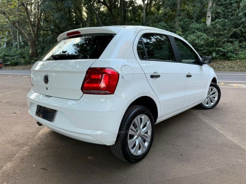 VOLKSWAGEN GOL 1.6 MSI 8V TOTALFLEX 2021/2022 KASPER VEÍCULOS DOIS IRMÃOS / Carros no Vale