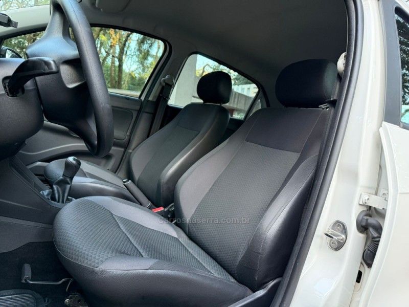 VOLKSWAGEN GOL 1.6 MSI 8V TOTALFLEX 2021/2022 KASPER VEÍCULOS DOIS IRMÃOS / Carros no Vale
