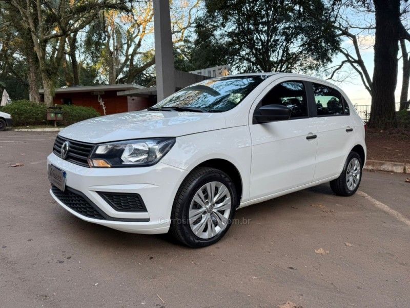 VOLKSWAGEN GOL 1.6 MSI 8V TOTALFLEX 2021/2022 KASPER VEÍCULOS DOIS IRMÃOS / Carros no Vale