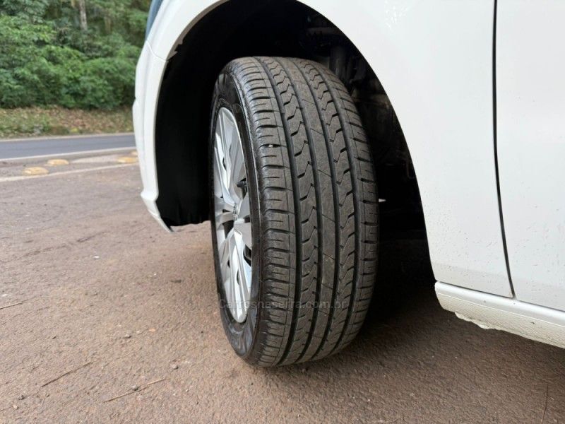 VOLKSWAGEN GOL 1.6 MSI 8V TOTALFLEX 2021/2022 KASPER VEÍCULOS DOIS IRMÃOS / Carros no Vale