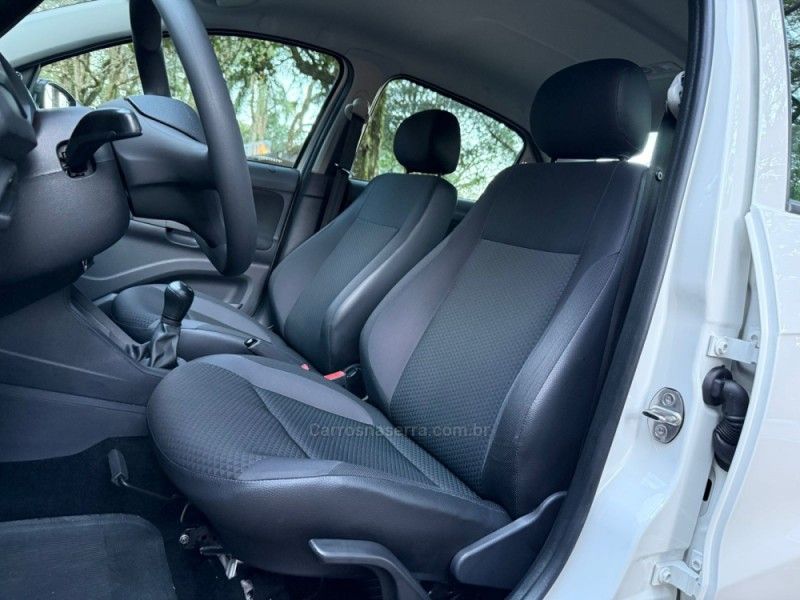 VOLKSWAGEN VOYAGE 1.0 12V MPI TOTALFLEX TRENDLINE 2022/2023 KASPER VEÍCULOS DOIS IRMÃOS / Carros no Vale