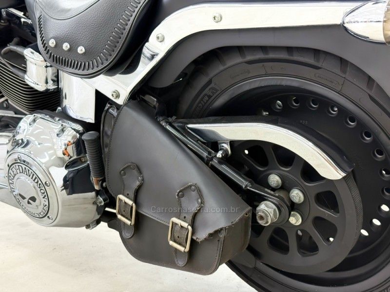 HARLEY-DAVIDSON FAT BOY FLSTF 2008/2008 FOCAR VEÍCULOS CAXIAS DO SUL / Carros no Vale