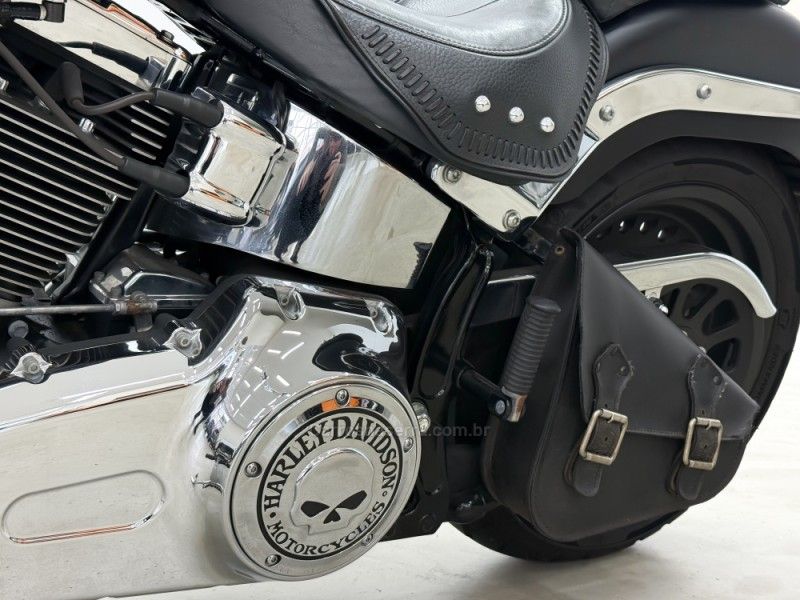 HARLEY-DAVIDSON FAT BOY FLSTF 2008/2008 FOCAR VEÍCULOS CAXIAS DO SUL / Carros no Vale
