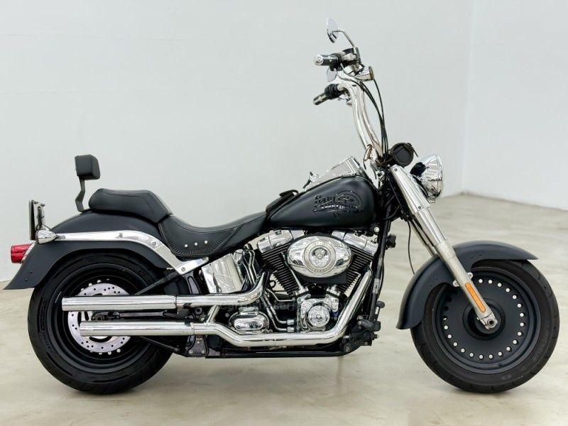 HARLEY-DAVIDSON FAT BOY FLSTF 2008/2008 FOCAR VEÍCULOS CAXIAS DO SUL / Carros no Vale