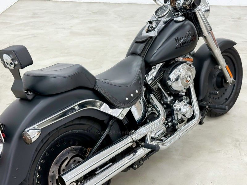 HARLEY-DAVIDSON FAT BOY FLSTF 2008/2008 FOCAR VEÍCULOS CAXIAS DO SUL / Carros no Vale