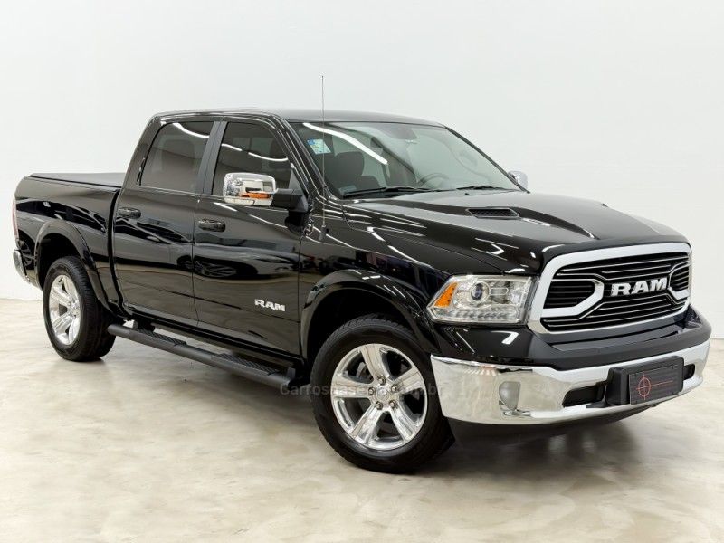 RAM CLASSIC 5.7 LARAMIE V8 HEMI 2022/2022 FOCAR VEÍCULOS CAXIAS DO SUL / Carros no Vale