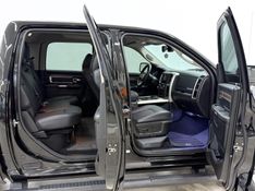 RAM CLASSIC 5.7 LARAMIE V8 HEMI 2022/2022 FOCAR VEÍCULOS CAXIAS DO SUL / Carros no Vale