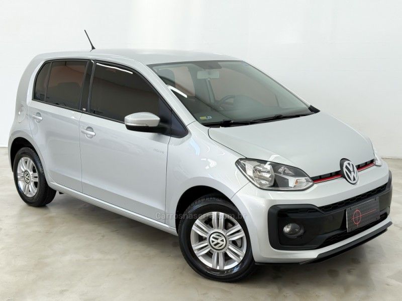VOLKSWAGEN UP 1.0 TSI MOVE UP 12V 2017/2018 FOCAR VEÍCULOS CAXIAS DO SUL / Carros no Vale