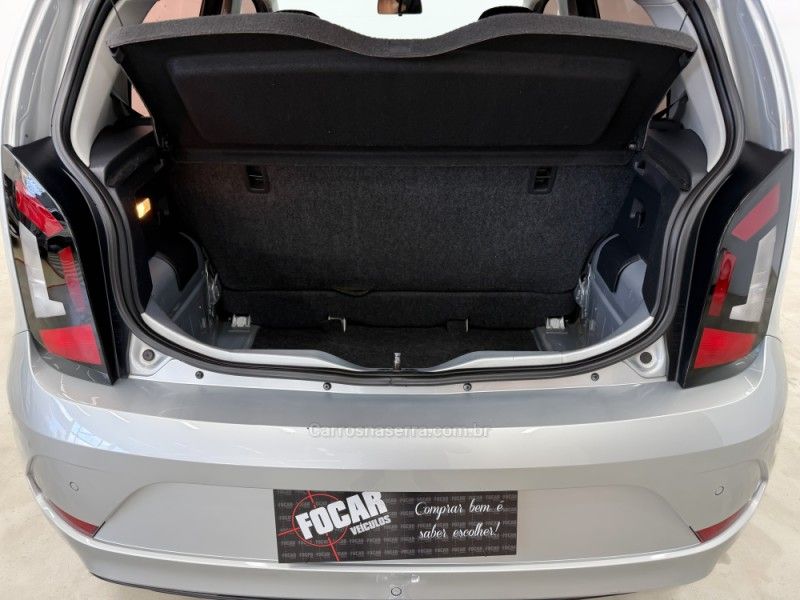 VOLKSWAGEN UP 1.0 TSI MOVE UP 12V 2017/2018 FOCAR VEÍCULOS CAXIAS DO SUL / Carros no Vale