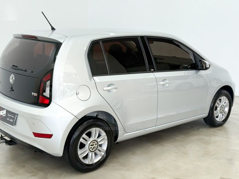 VOLKSWAGEN UP 1.0 TSI MOVE UP 12V 2017/2018 FOCAR VEÍCULOS CAXIAS DO SUL / Carros no Vale