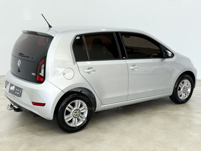 VOLKSWAGEN UP 1.0 TSI MOVE UP 12V 2017/2018 FOCAR VEÍCULOS CAXIAS DO SUL / Carros no Vale