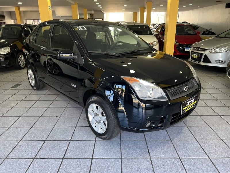 FORD FIESTA 1.6 MPI CLASS SEDAN 8V 2010/2010 PRIME MULTIMARCAS CAXIAS DO SUL / Carros no Vale