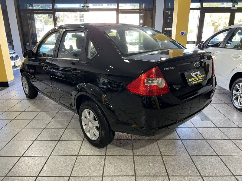 FORD FIESTA 1.6 MPI CLASS SEDAN 8V 2010/2010 PRIME MULTIMARCAS CAXIAS DO SUL / Carros no Vale