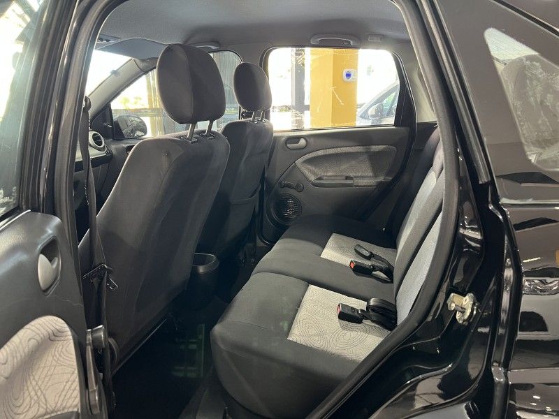 FORD FIESTA 1.6 MPI CLASS SEDAN 8V 2010/2010 PRIME MULTIMARCAS CAXIAS DO SUL / Carros no Vale