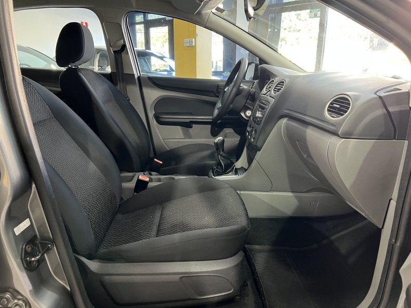 FORD FOCUS 1.6 GL 8V 2011/2011 PRIME MULTIMARCAS CAXIAS DO SUL / Carros no Vale